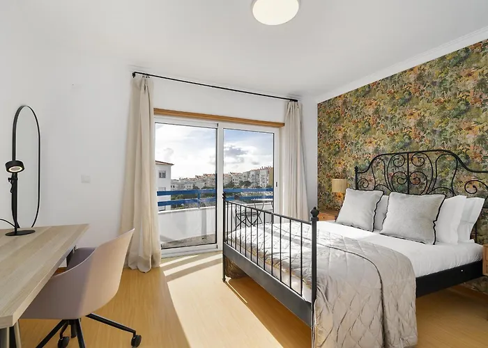 Whome Surfer's Paradise Retreat: Digital Nomads & Remote Workers *