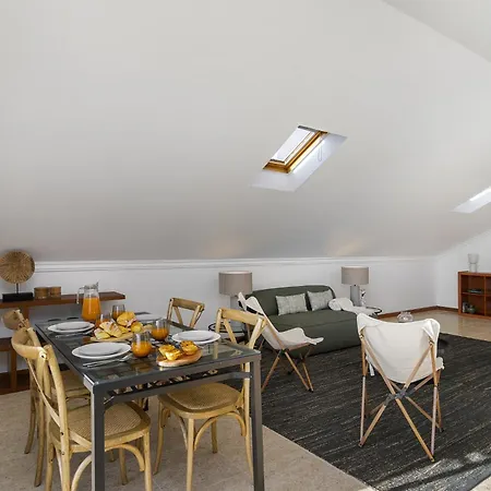 Daire Whome Surfer's Paradise Retreat: Digital Nomads & Remote Workers