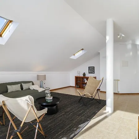 Daire Whome Surfer's Paradise Retreat: Digital Nomads & Remote Workers *