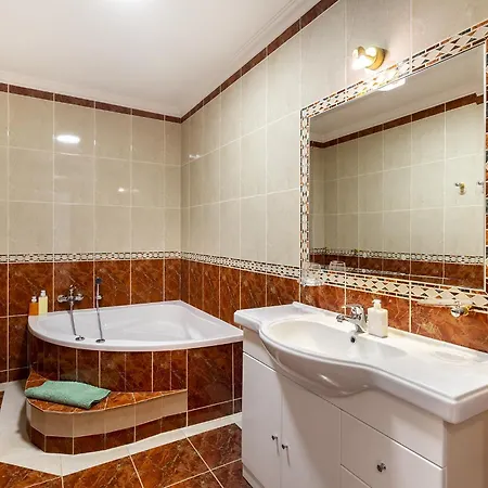 Whome Surfer's Paradise Retreat: Digital Nomads & Remote Workers Ericeira